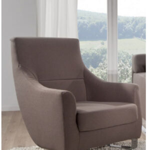 Fauteuil design Buddy en cuir Nubia ou tissu au choix, pieds en acier massif chromé brillant.